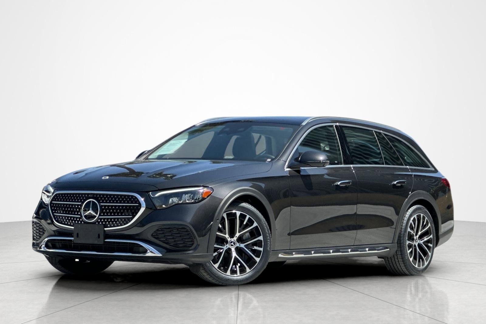 Used 2025 Mercedes-Benz E 450 4MATIC All-Terrain Wagon image 1