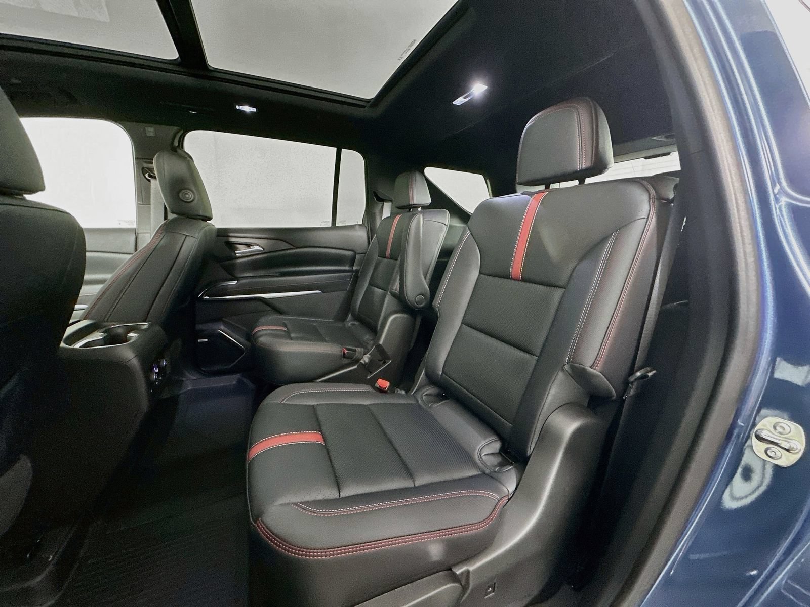 Used 2026 Chevrolet Traverse RS w/ LPO, Floor Liner Package AWD/4WD image 27