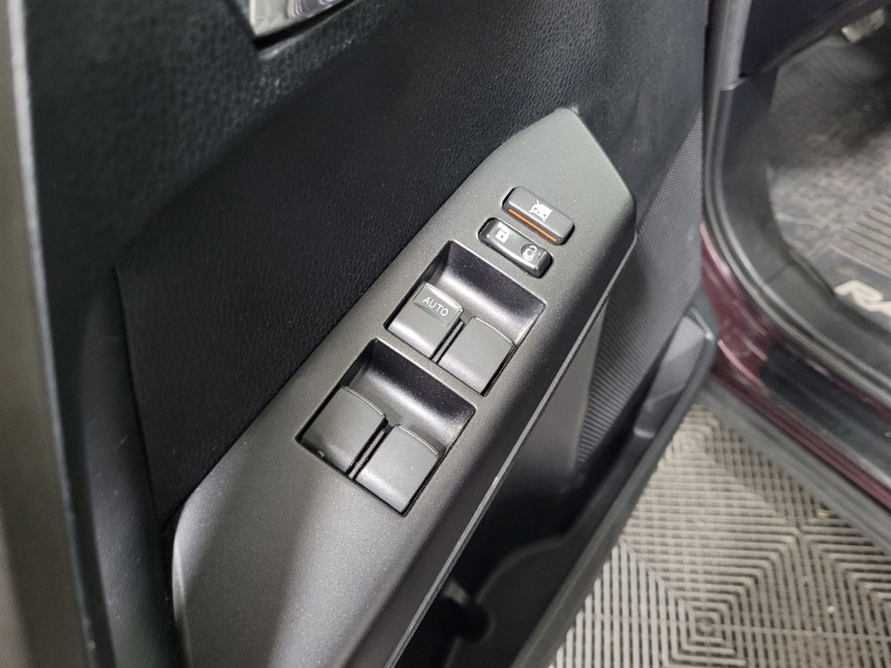 Used 2018 Toyota RAV4 XLE w/ Plus Extra Value Package AWD/4WD image 27