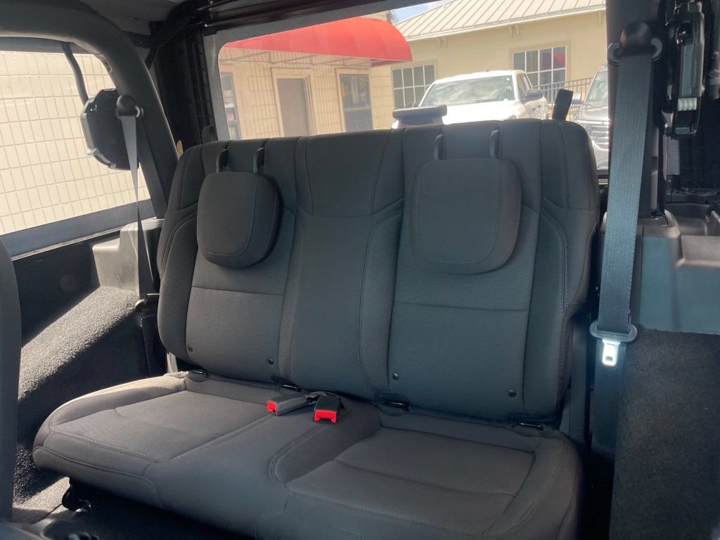 Used 2022 Jeep Wrangler Sport AWD/4WD image 13