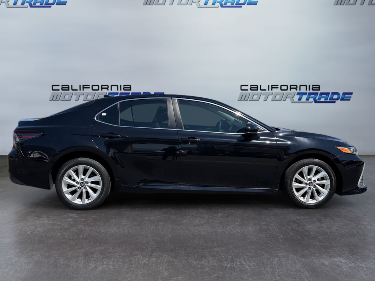 Used 2023 Toyota Camry LE FWD image 4