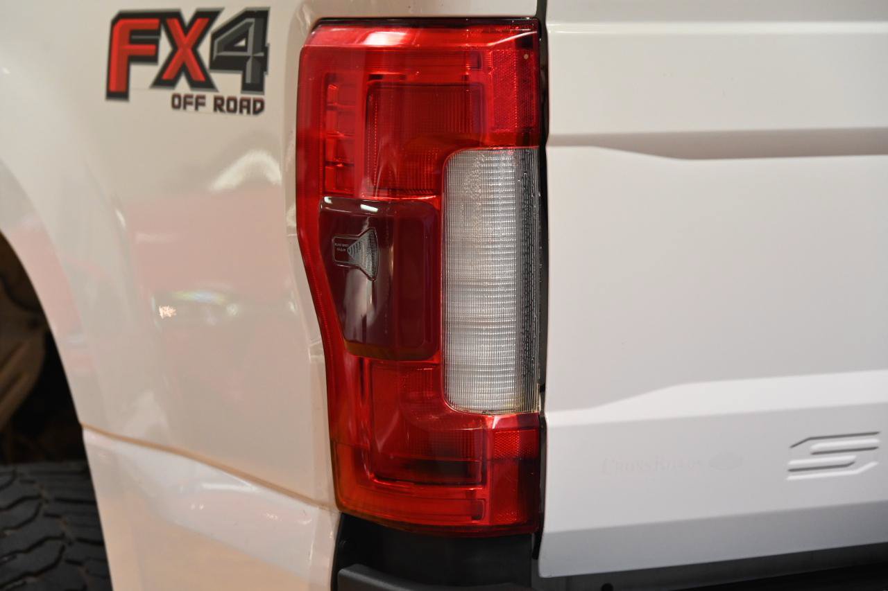 Used 2017 Ford F250 Lariat w/ Lariat Ultimate Package AWD/4WD image 16