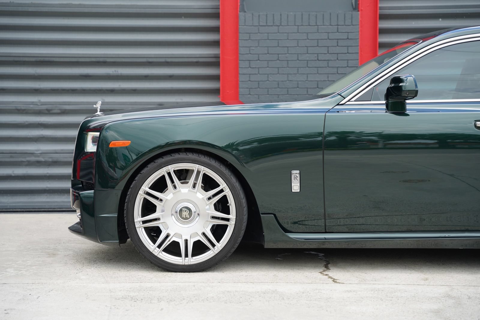 Used 2022 Rolls-Royce Phantom Sedan RWD image 4