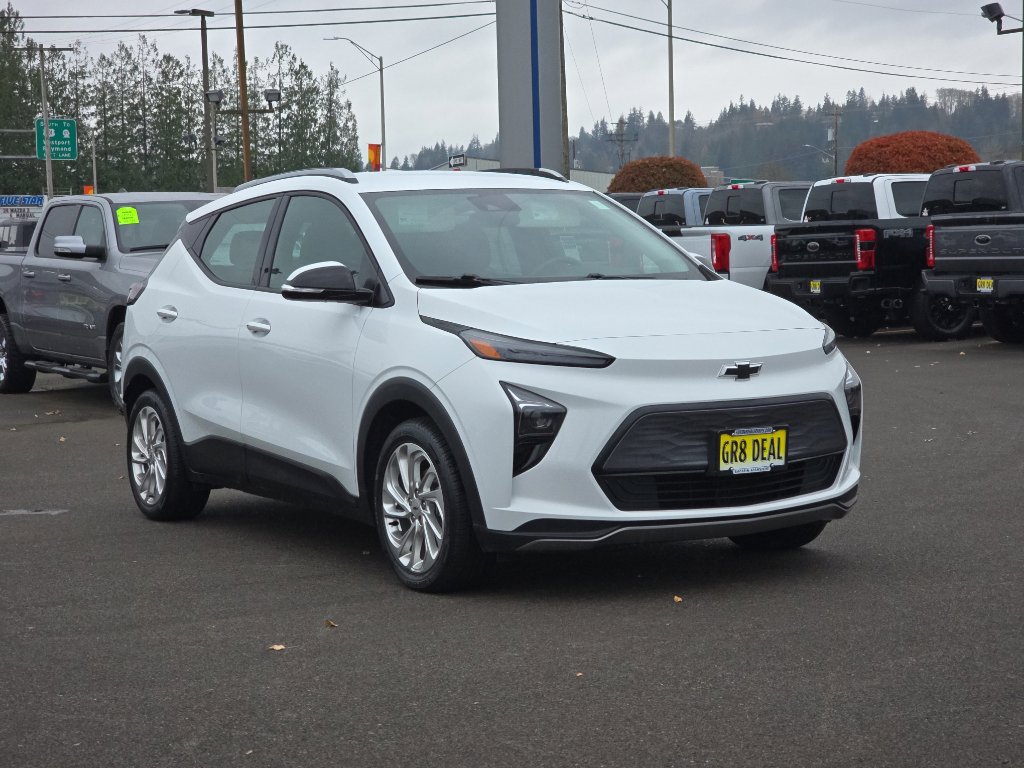 Used 2023 Chevrolet Bolt EUV LT w/ Driver Confidence Package image 2