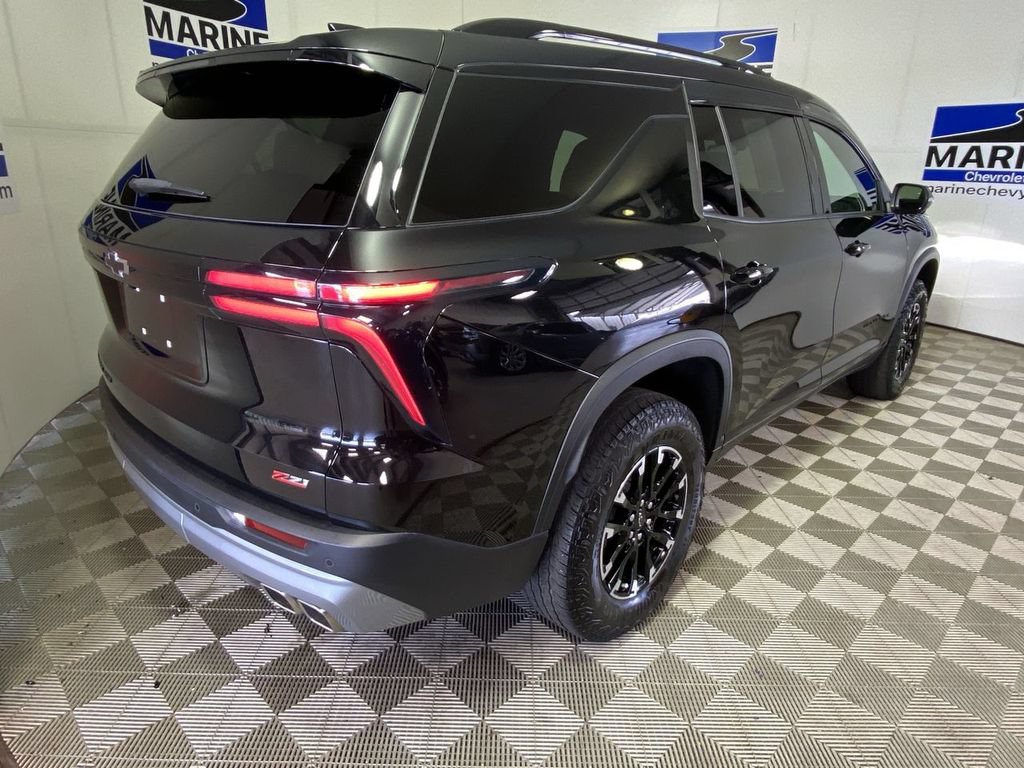 Used 2025 Chevrolet Traverse Z71 w/ Driver Confidence Package AWD/4WD image 13