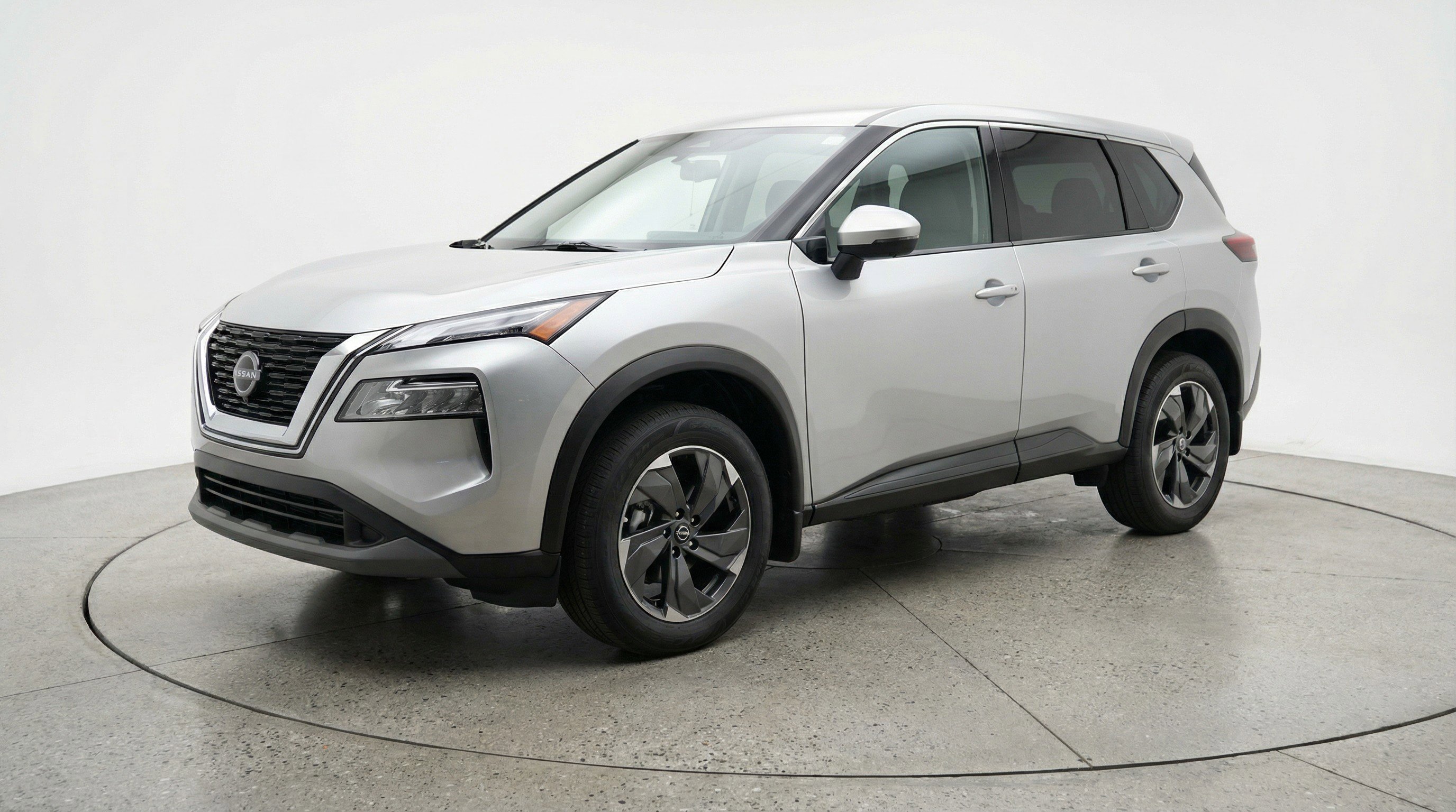 Used 2025 Nissan Rogue SV image 3