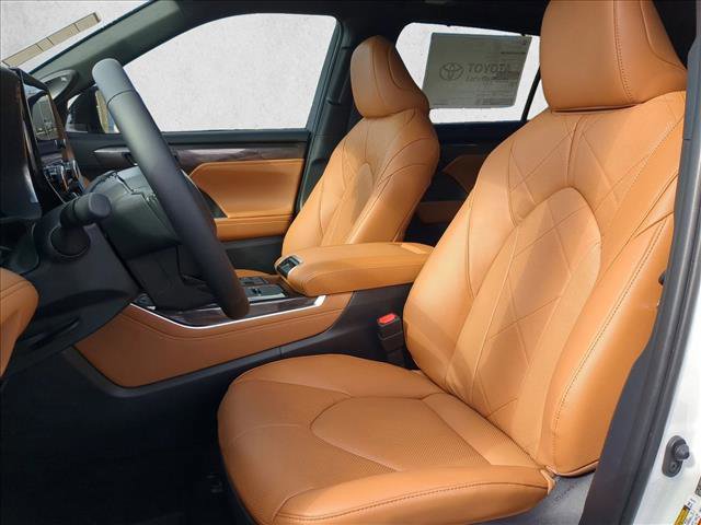 New 2026 Toyota Highlander Platinum image 22