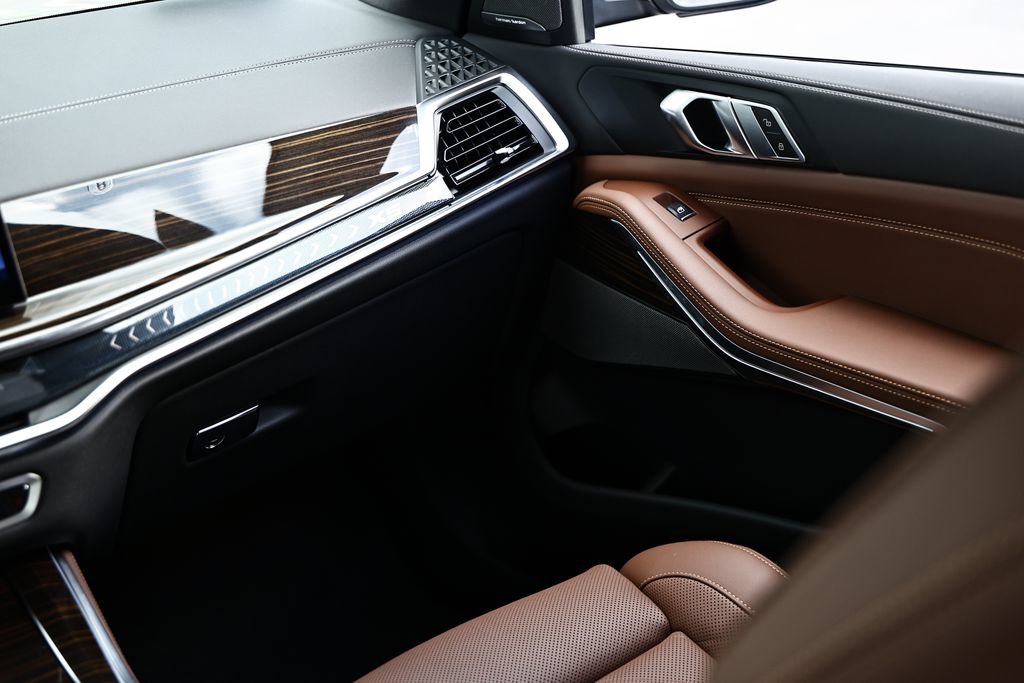 New 2026 BMW X5 xDrive50e w/ Premium Package AWD/4WD image 31