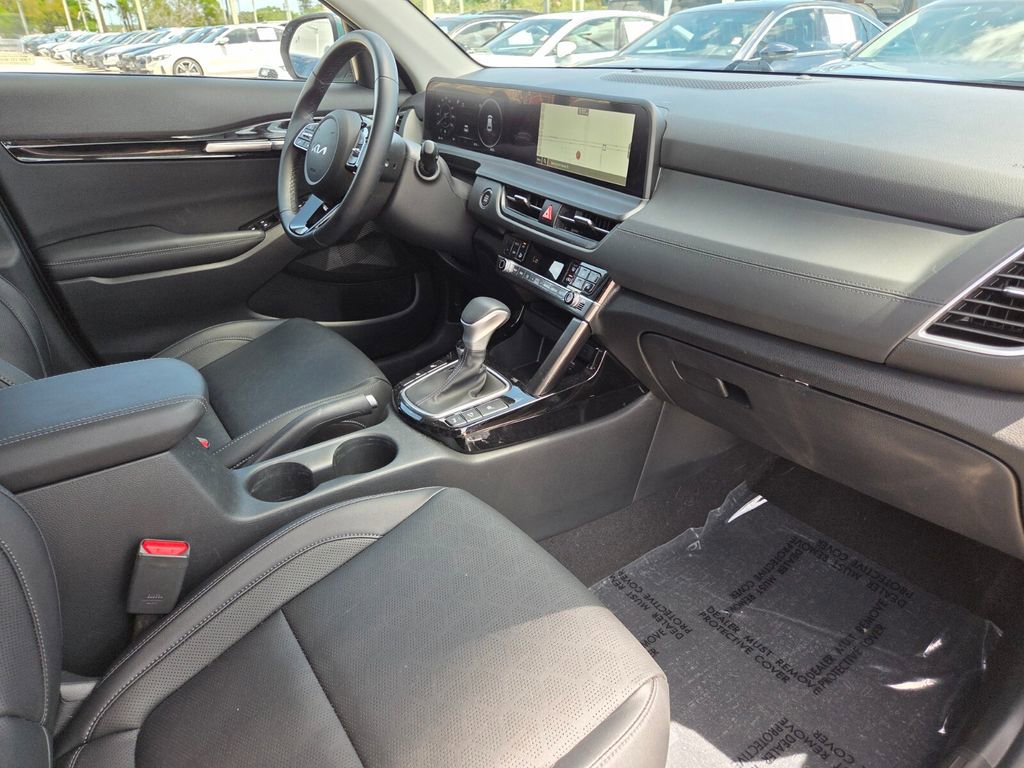 Used 2025 Kia Seltos EX image 9