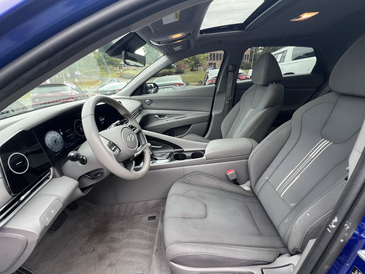 Used 2024 Hyundai Elantra SEL w/ Convenience Package FWD image 8