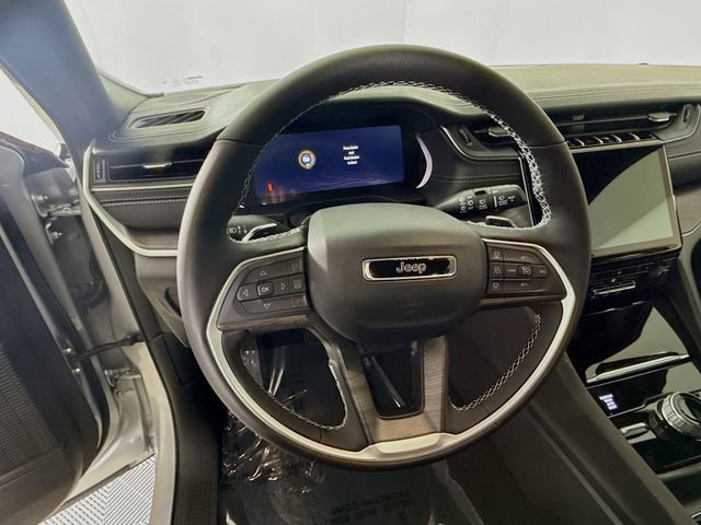 New 2025 Jeep Grand Cherokee Limited w/ Black Appearance Package image 11