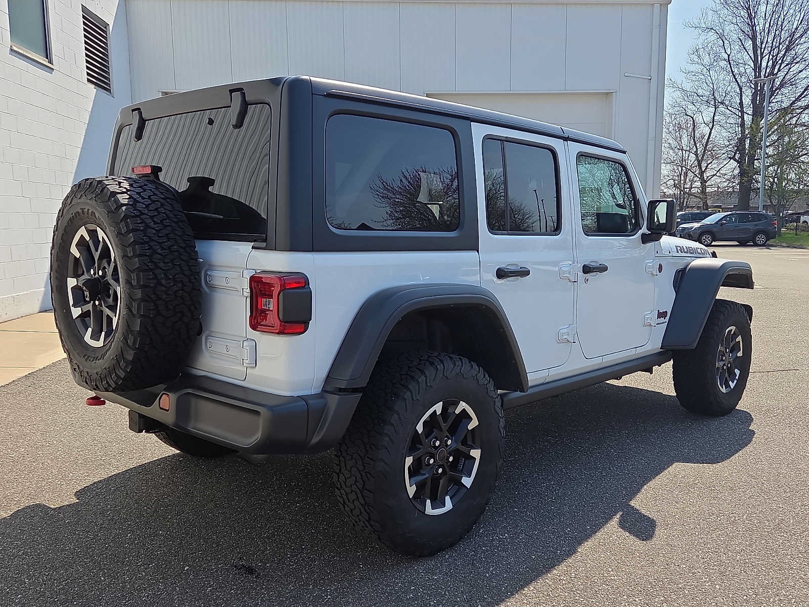 Used 2025 Jeep Wrangler Unlimited Rubicon AWD/4WD image 6
