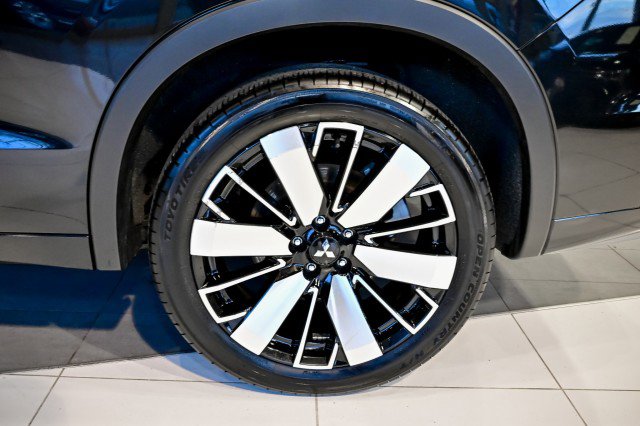 Used 2025 Mitsubishi Outlander AWD image 50