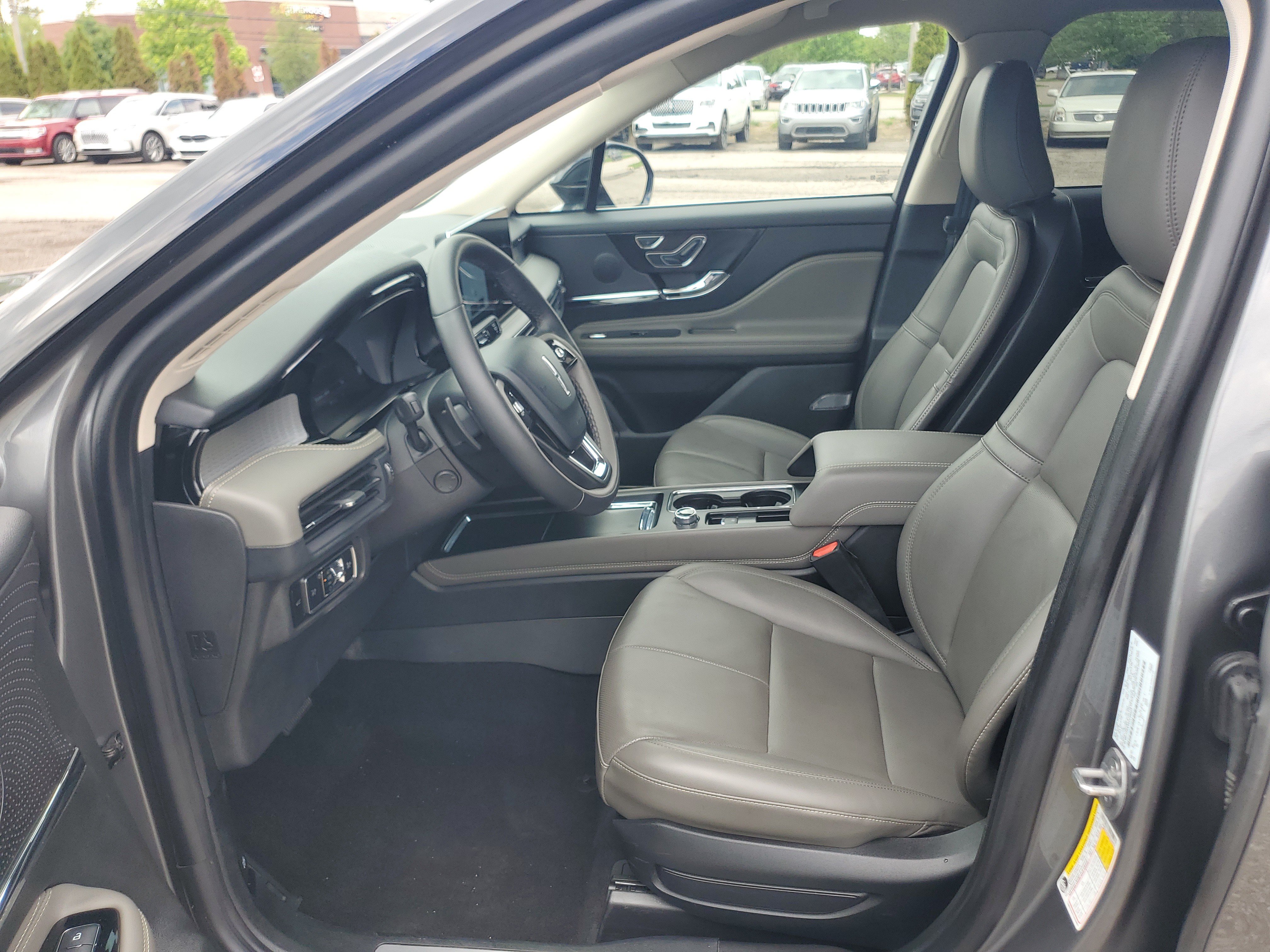 Certified 2024 Lincoln Corsair AWD w/ Equipment Group 101A image 12