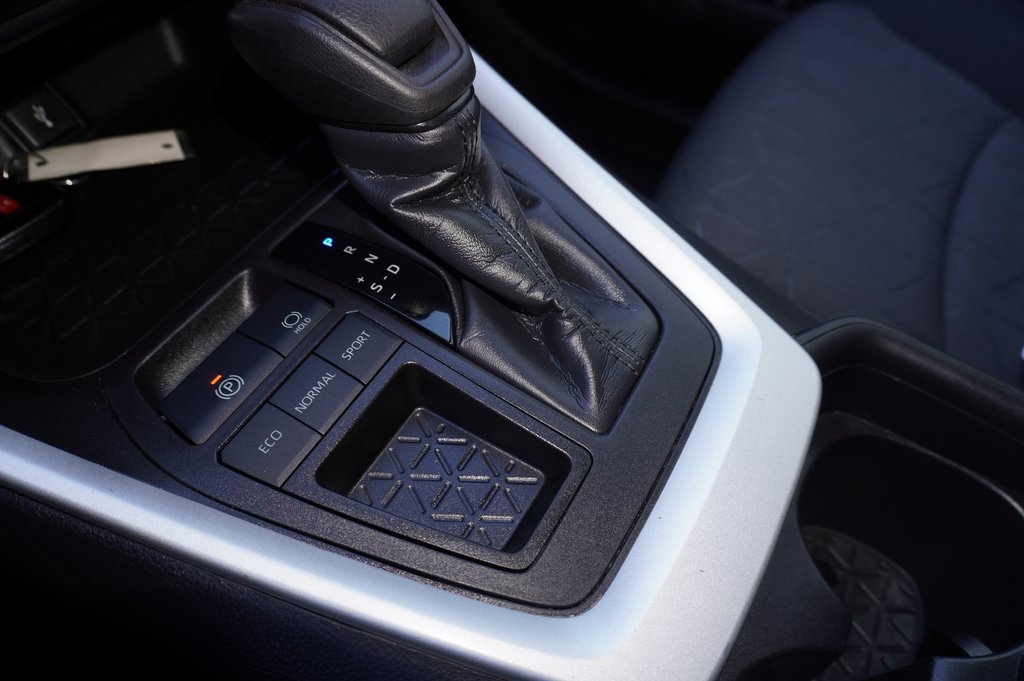 Used 2020 Toyota RAV4 XLE image 20