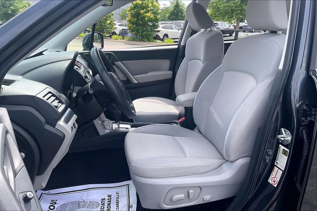 Used 2014 Subaru Forester 2.5i Premium w/ All-Weather Package AWD/4WD image 28