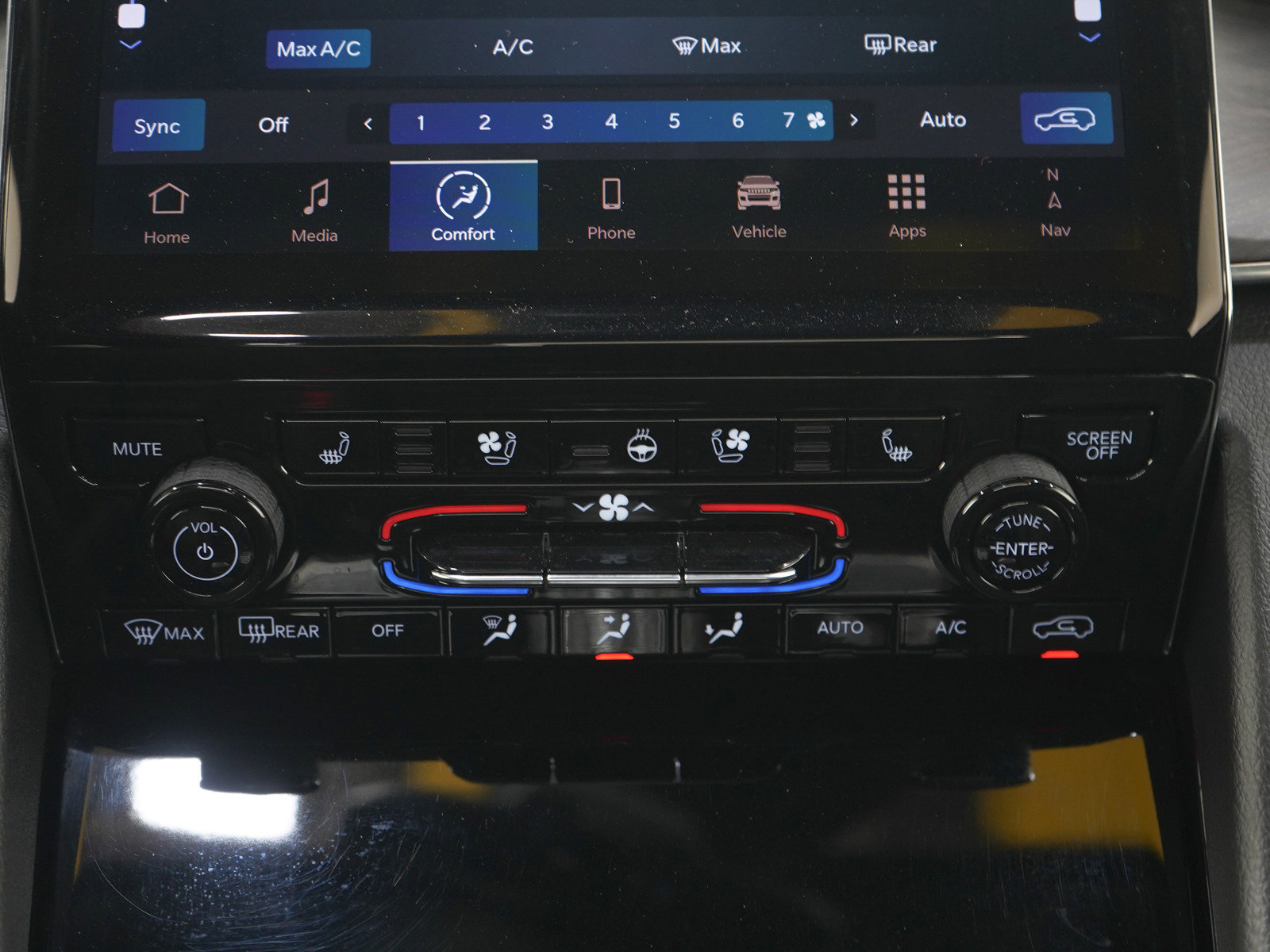 Used 2024 Jeep Grand Cherokee Overland w/ Luxury Tech Group IV image 15