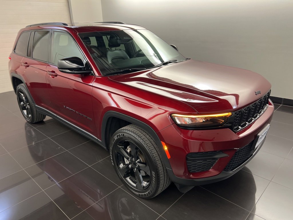 Used 2023 Jeep Grand Cherokee Altitude