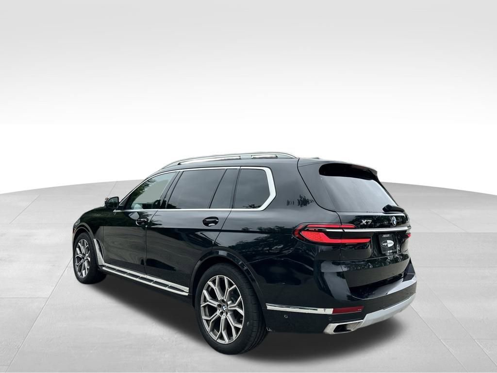 Used 2024 BMW X7 xDrive40i image 10