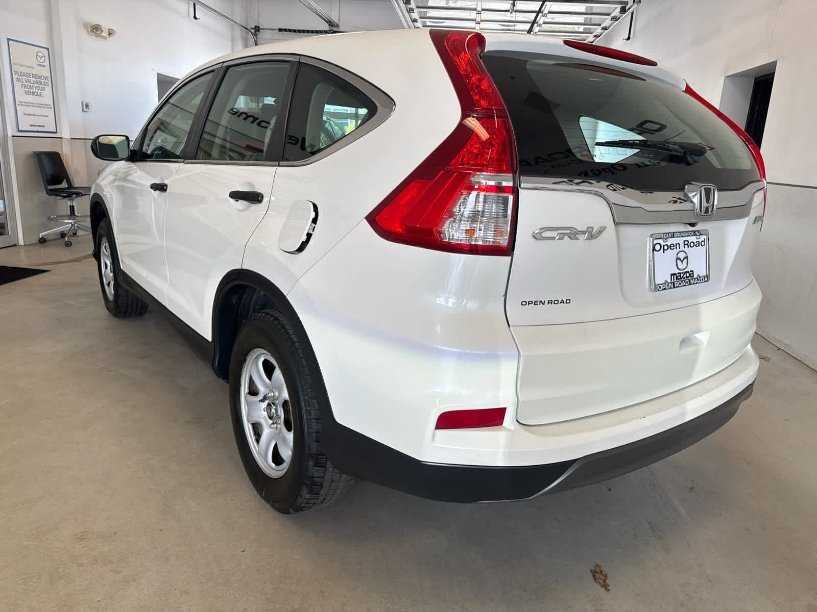 Used 2016 Honda CR-V LX image 5