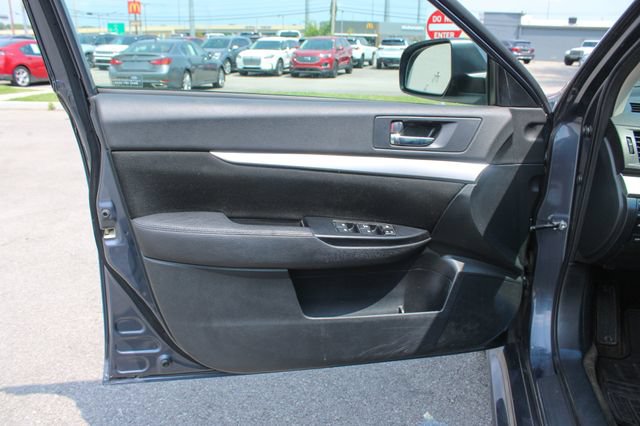 Used 2014 Subaru Legacy 2.5i Premium AWD/4WD image 10