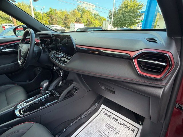 Used 2025 Chevrolet TrailBlazer RS w/ Convenience Package AWD/4WD image 38