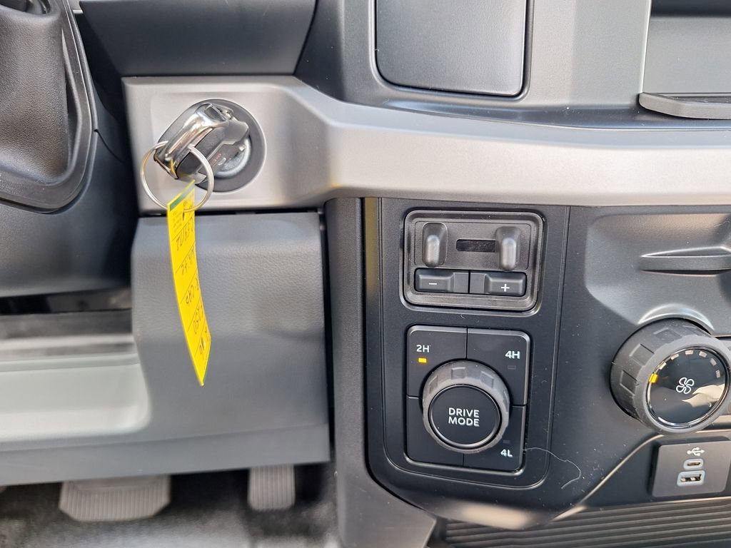 New 2026 Ford F250 XL w/ XL Chrome Package image 10