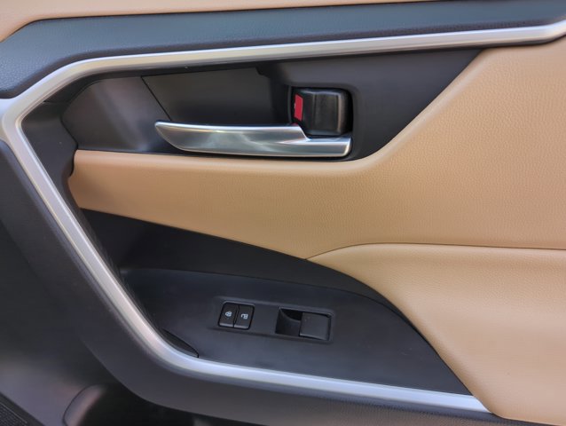 Used 2021 Toyota RAV4 XLE FWD image 26