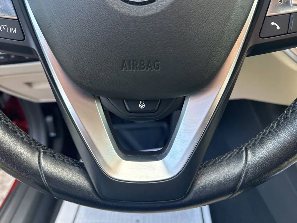 Used 2021 BMW 330i xDrive Sedan AWD/4WD image 18