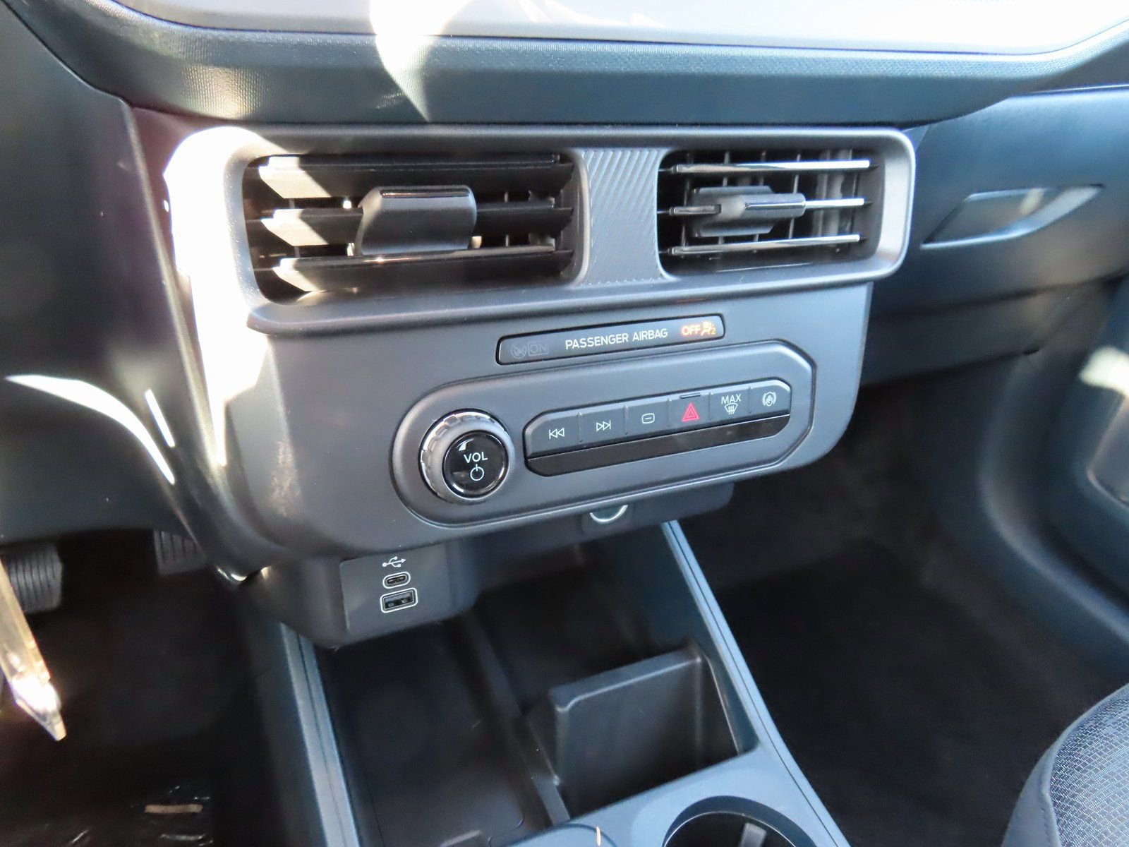 New 2026 Ford Maverick XL image 13