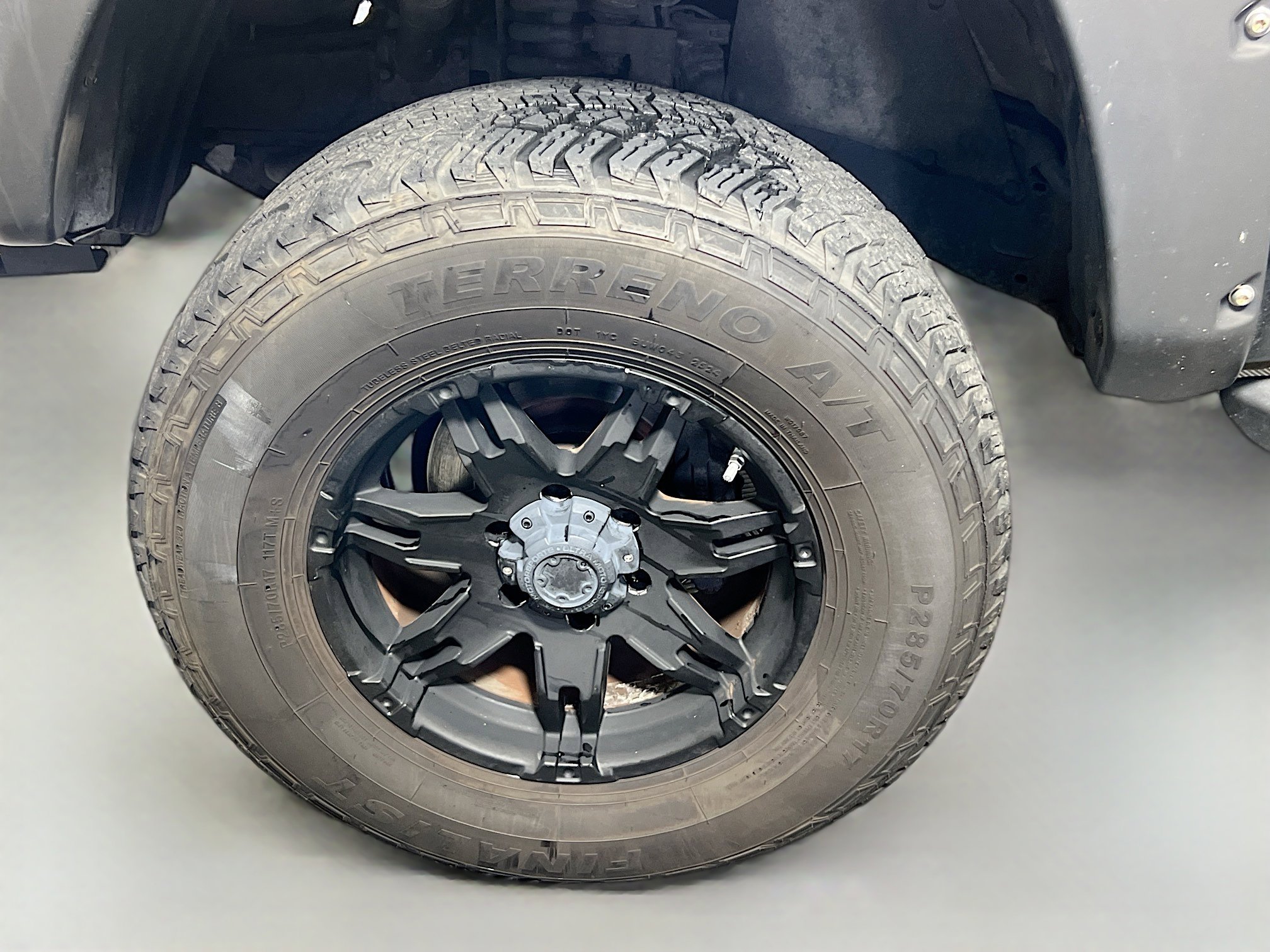 Used 2016 Toyota Tacoma TRD Sport w/ Premium & Technology Package AWD/4WD image 13