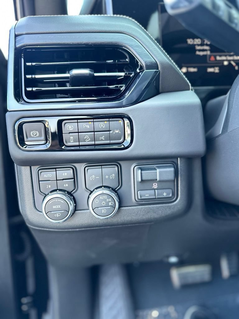 New 2026 GMC Yukon AT4 Ultimate AWD/4WD image 11