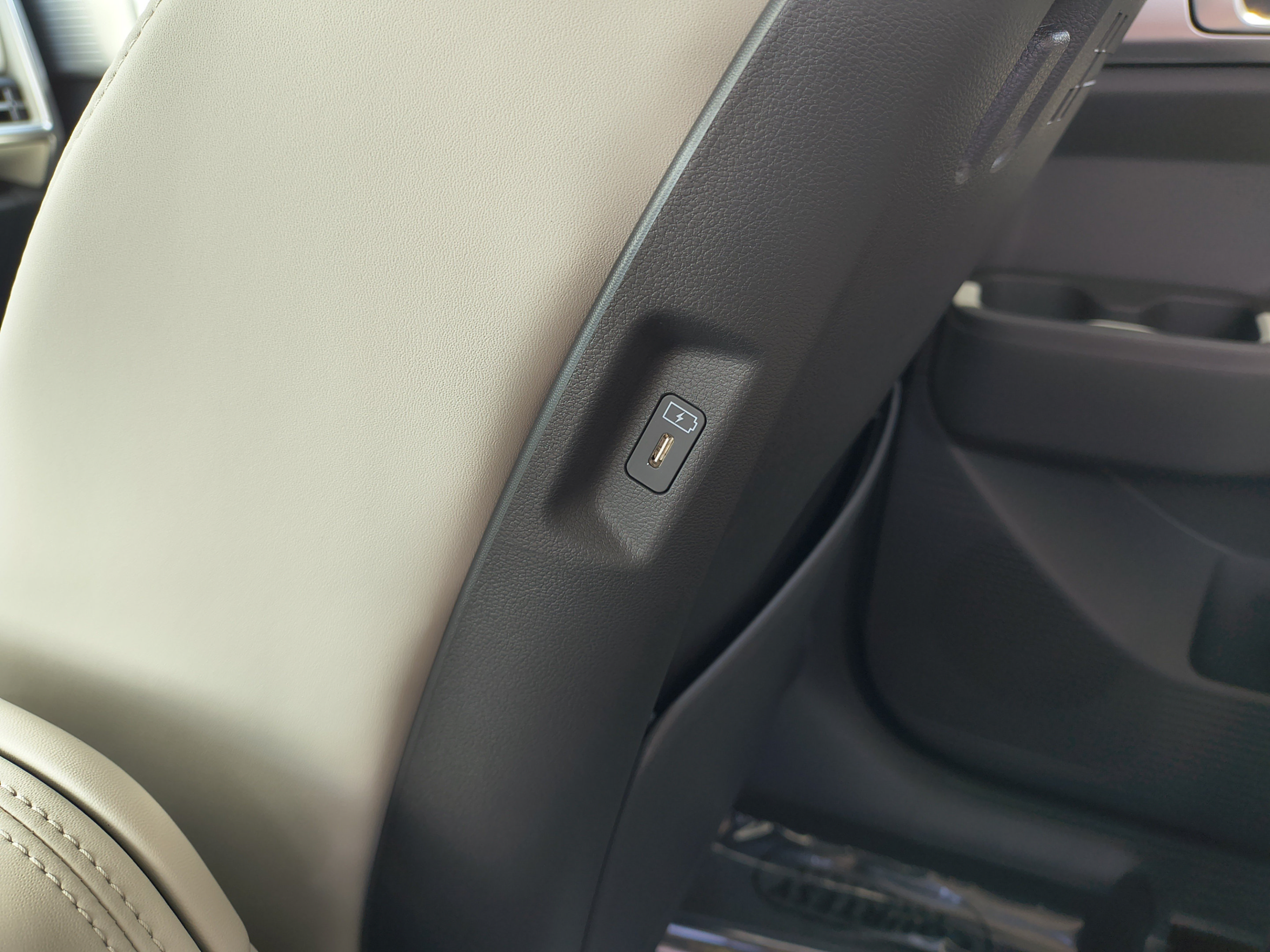 New 2027 Hyundai Santa Fe SEL FWD image 15