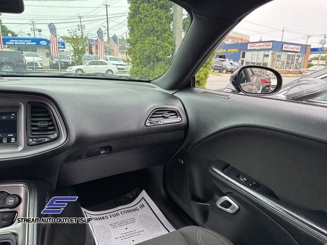 Used 2023 Dodge Challenger SXT w/ Cold Weather Group image 15