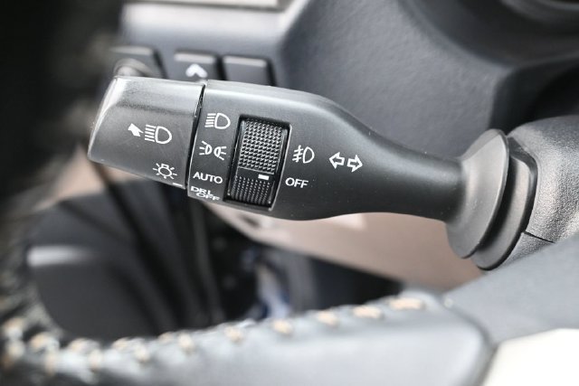 Used 2020 Lexus GX 460 Premium w/ Premium Package AWD/4WD image 17