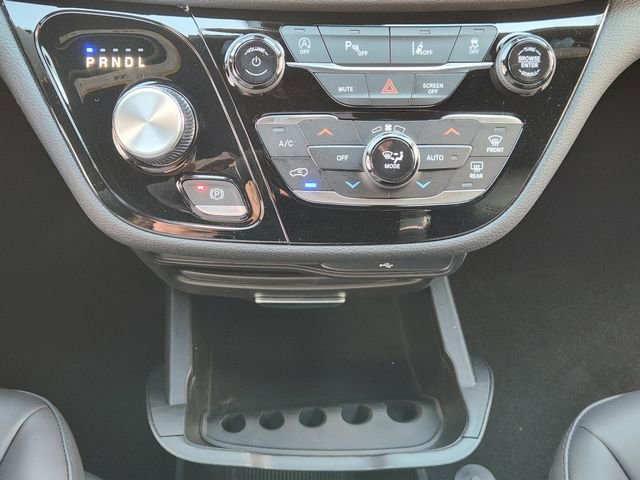New 2026 Chrysler Pacifica Select AWD/4WD image 15