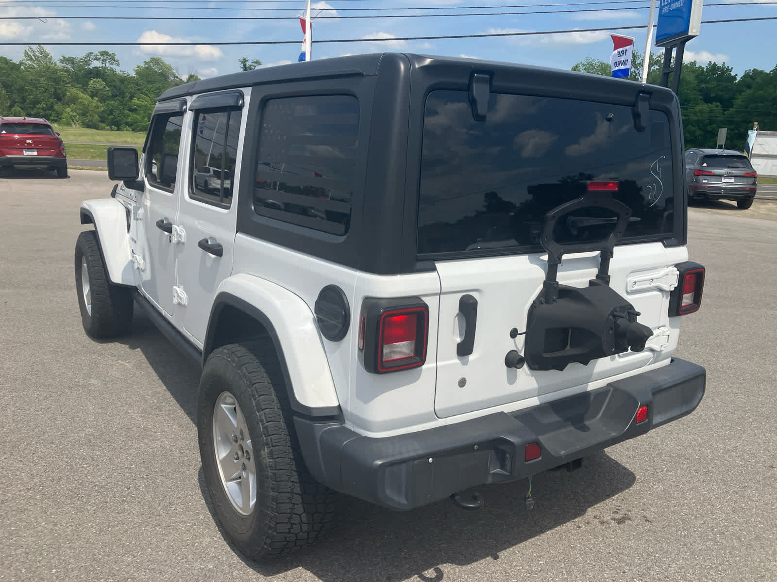 Used 2020 Jeep Wrangler Unlimited Sahara AWD/4WD image 5