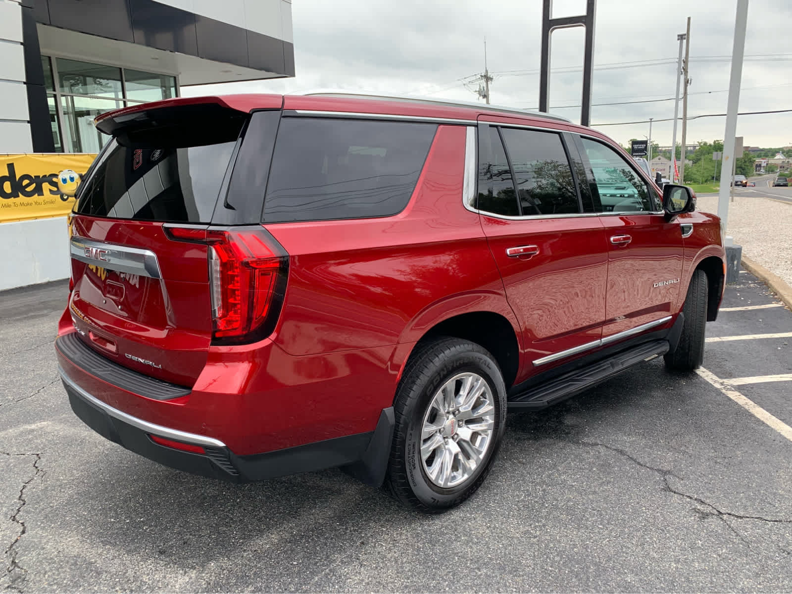 Used 2024 GMC Yukon Denali AWD/4WD image 8