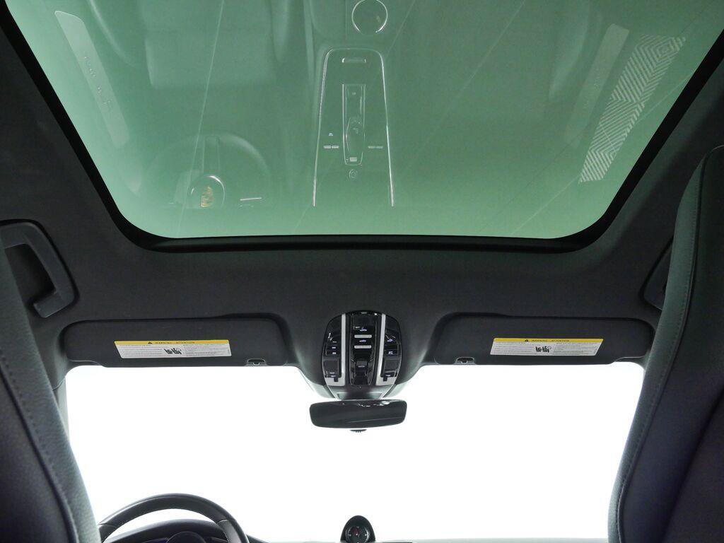 Certified 2023 Porsche Panamera image 20
