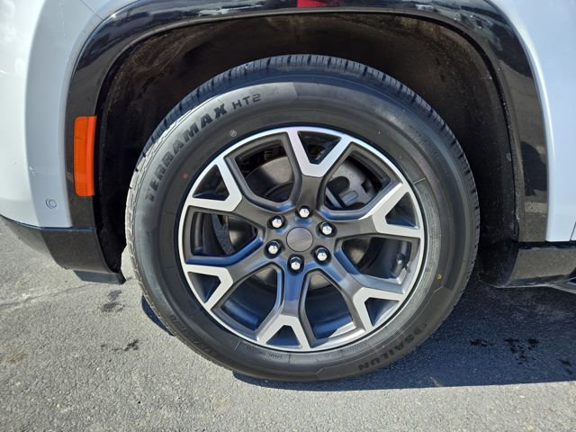 Used 2024 Jeep Wagoneer L Series III w/ Flexible Seating Group image 7