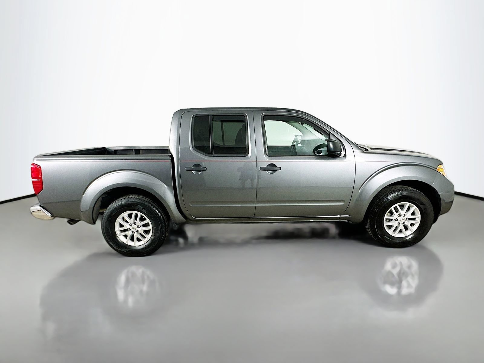 Used 2019 Nissan Frontier SV RWD image 4