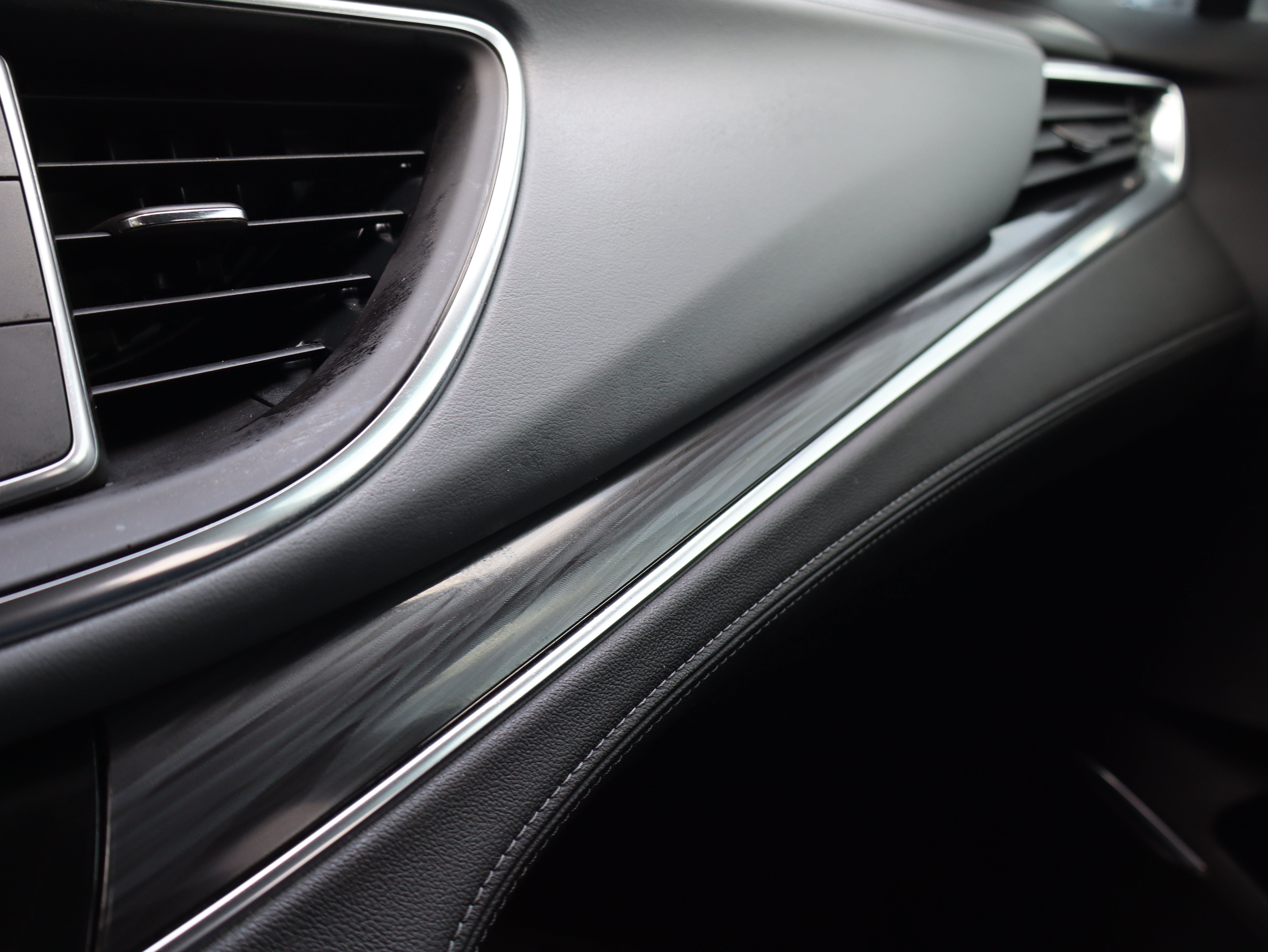 Used 2019 Buick Enclave Essence FWD image 44