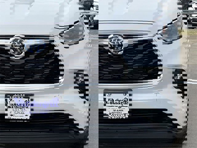 Used 2022 Toyota Highlander LE image 8