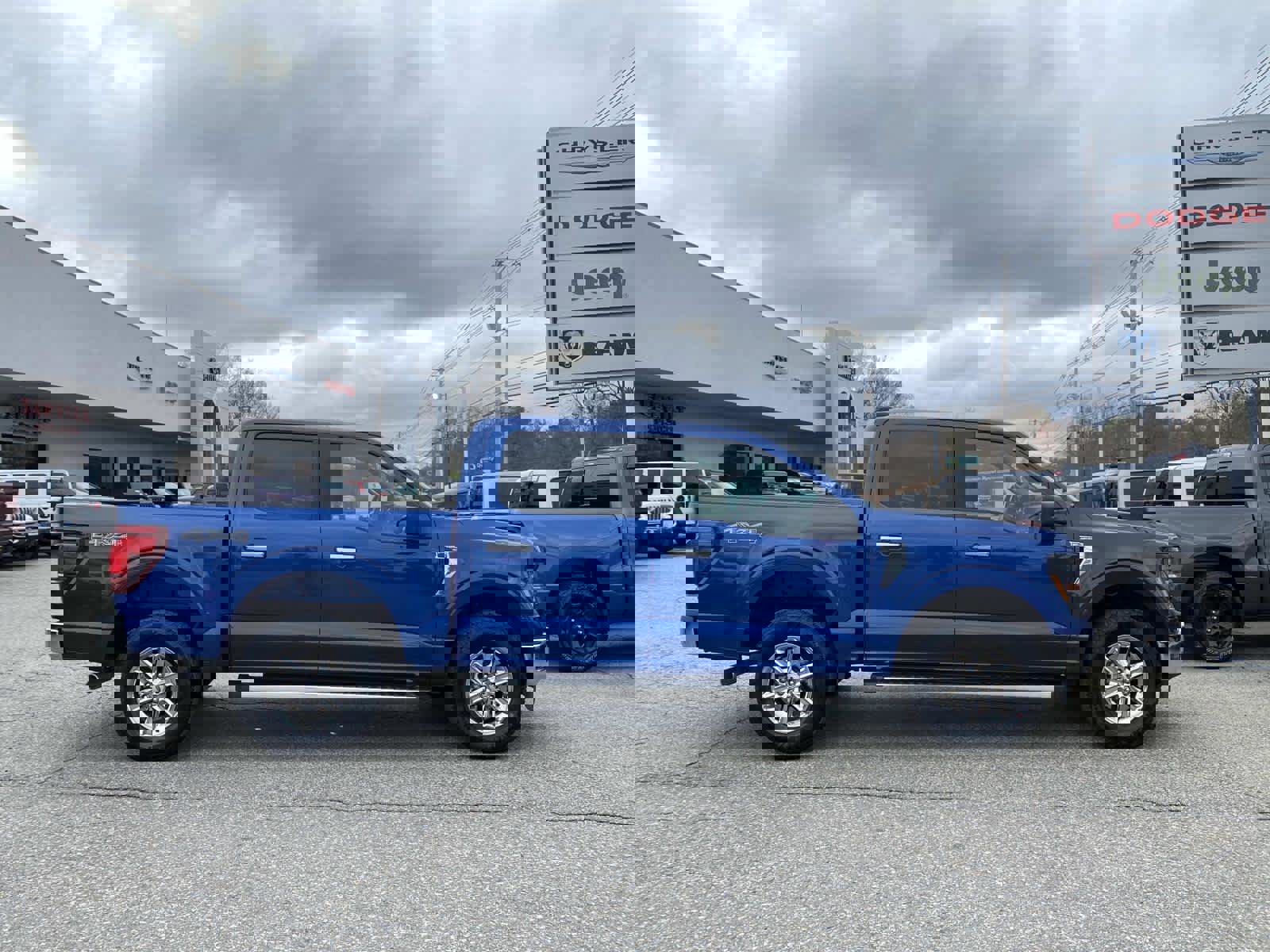 Used 2025 Ford F150 XLT w/ Equipment Group 301A Standard AWD/4WD image 2