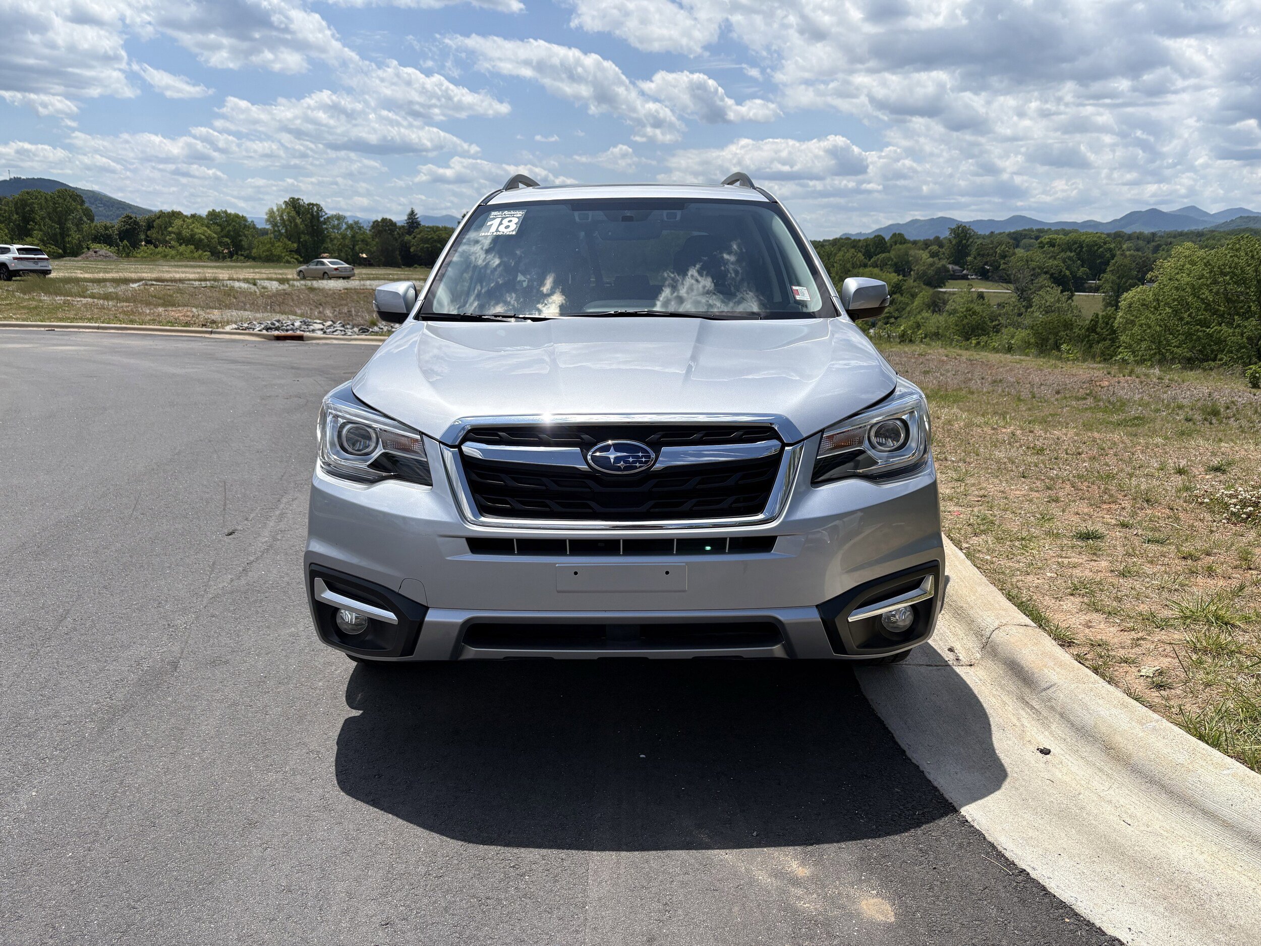 Used 2018 Subaru Forester 2.5i Touring AWD/4WD image 2