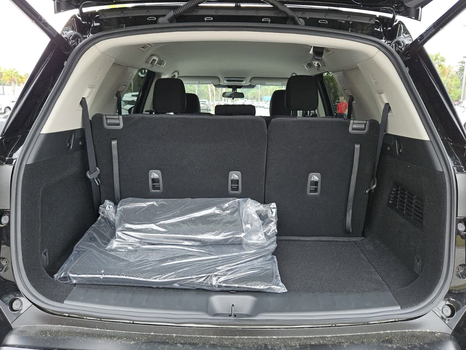 New 2026 Nissan Pathfinder SV FWD image 6