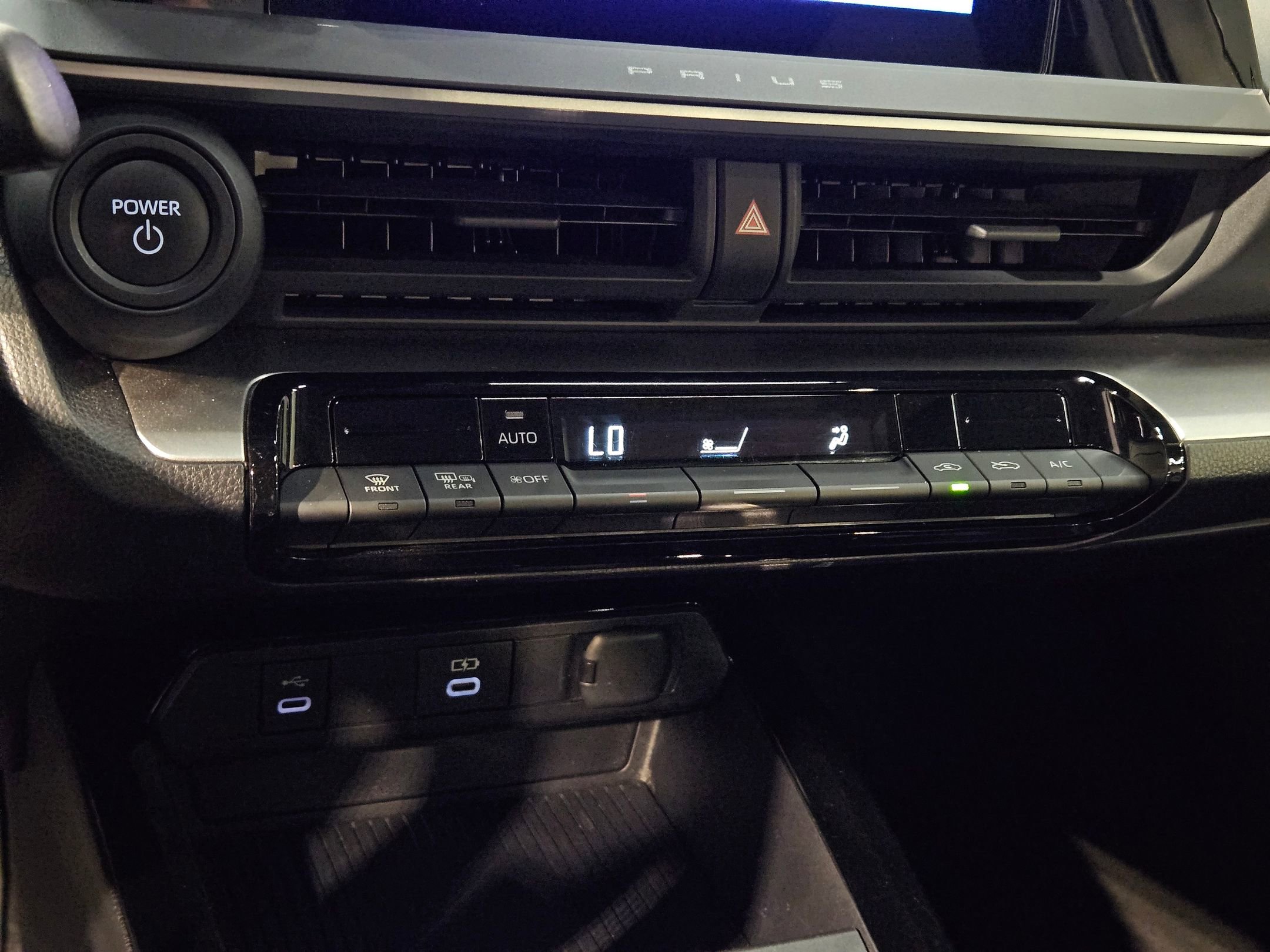 Used 2023 Toyota Prius LE image 31