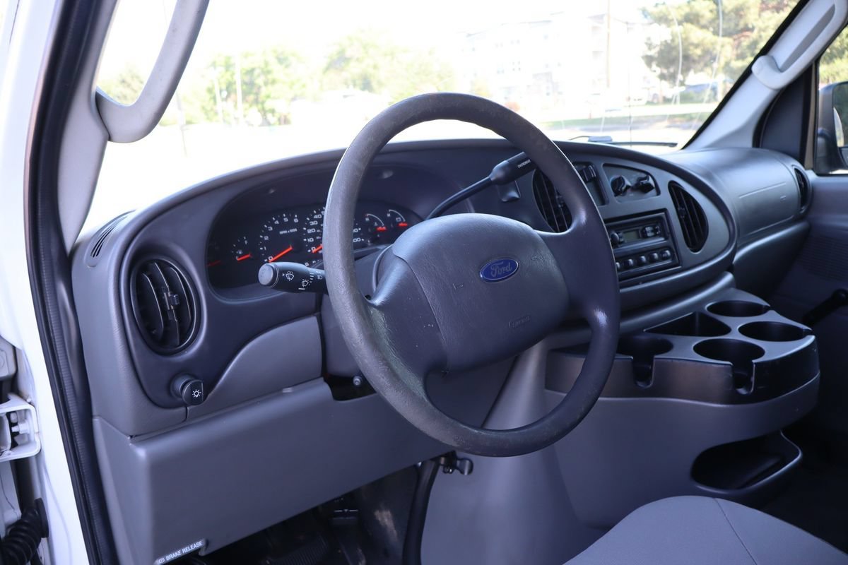Used 2006 Ford E-250 and Econoline 250 RWD image 17