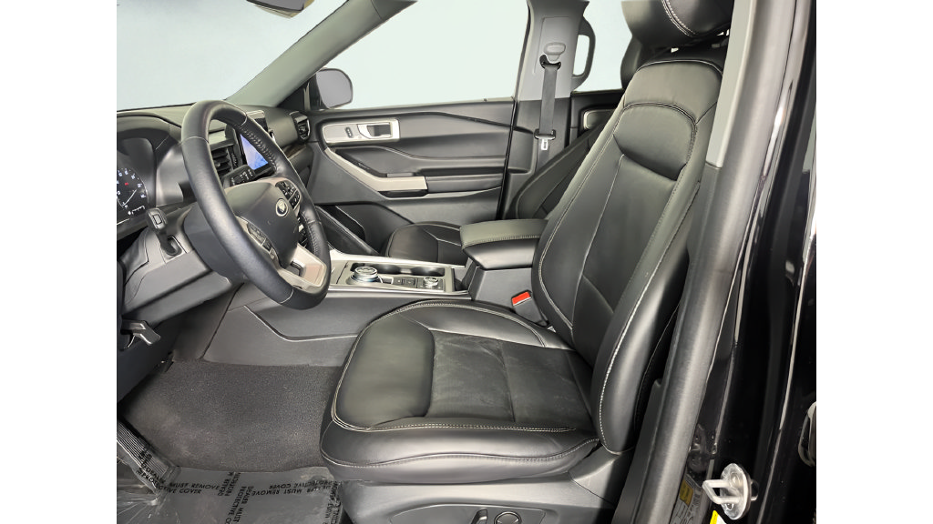 Used 2024 Ford Explorer Limited AWD/4WD image 10