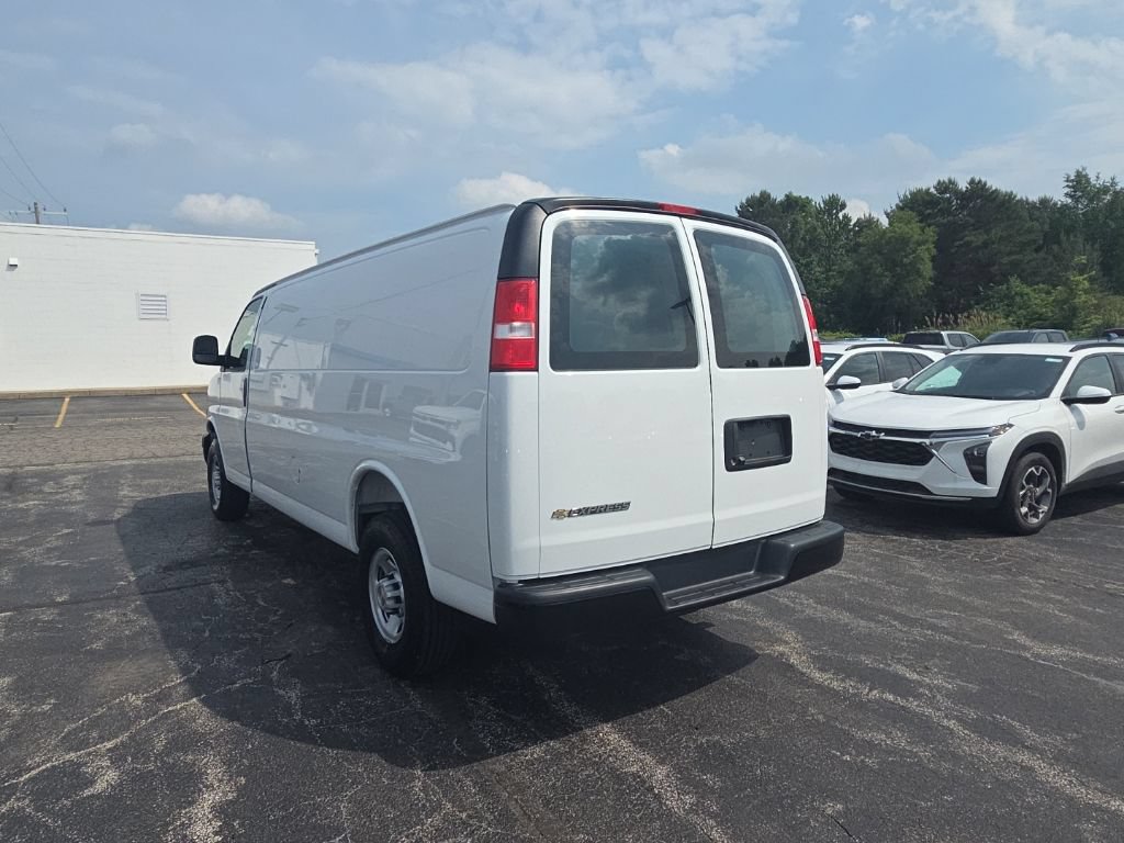 New 2026 Chevrolet Express 3500 Extended w/ Driver Convenience Package RWD image 5